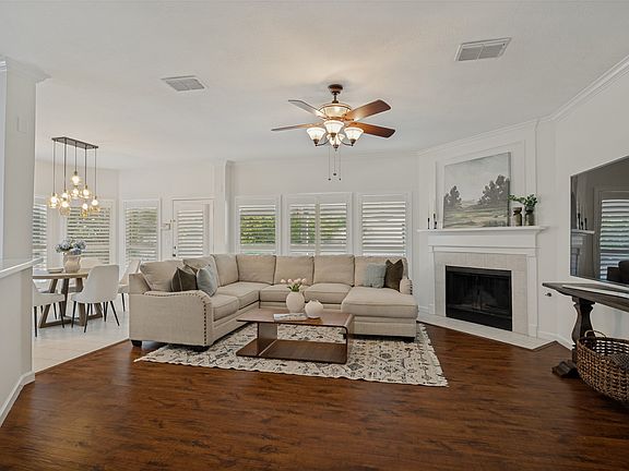2nd image of 4405 Courtney Ln