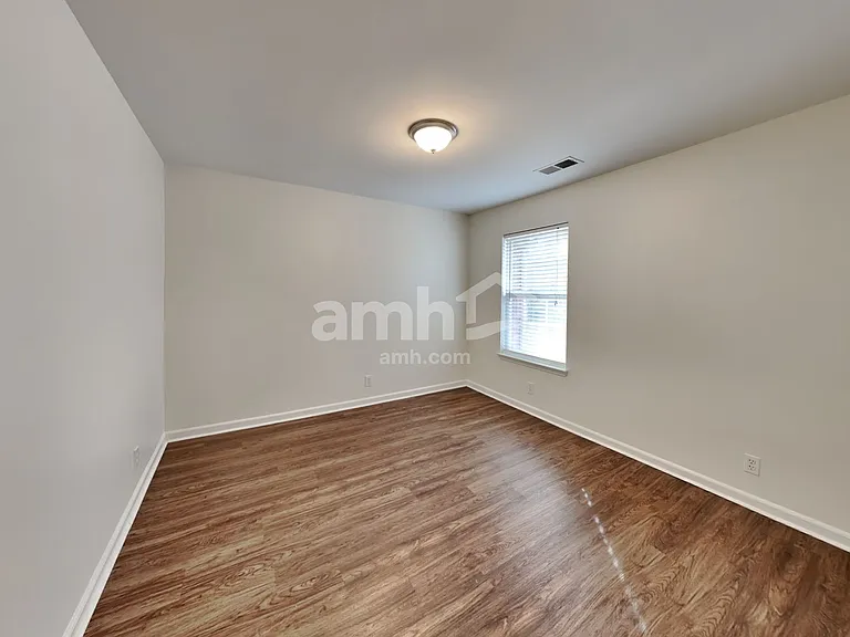 1502 Halifax Dr — Photo 15