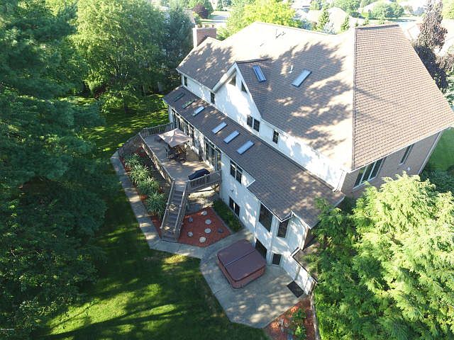 1st image of 120 Bay Circle Dr