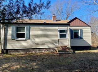 70 Oak St, Ashaway, RI 02804