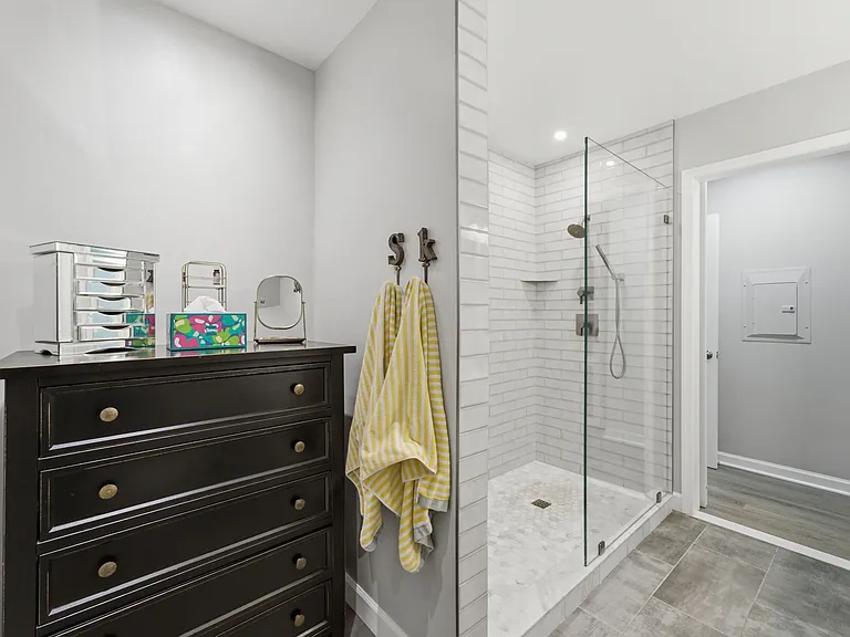 6932 Fairfax Dr #100 — Photo 28