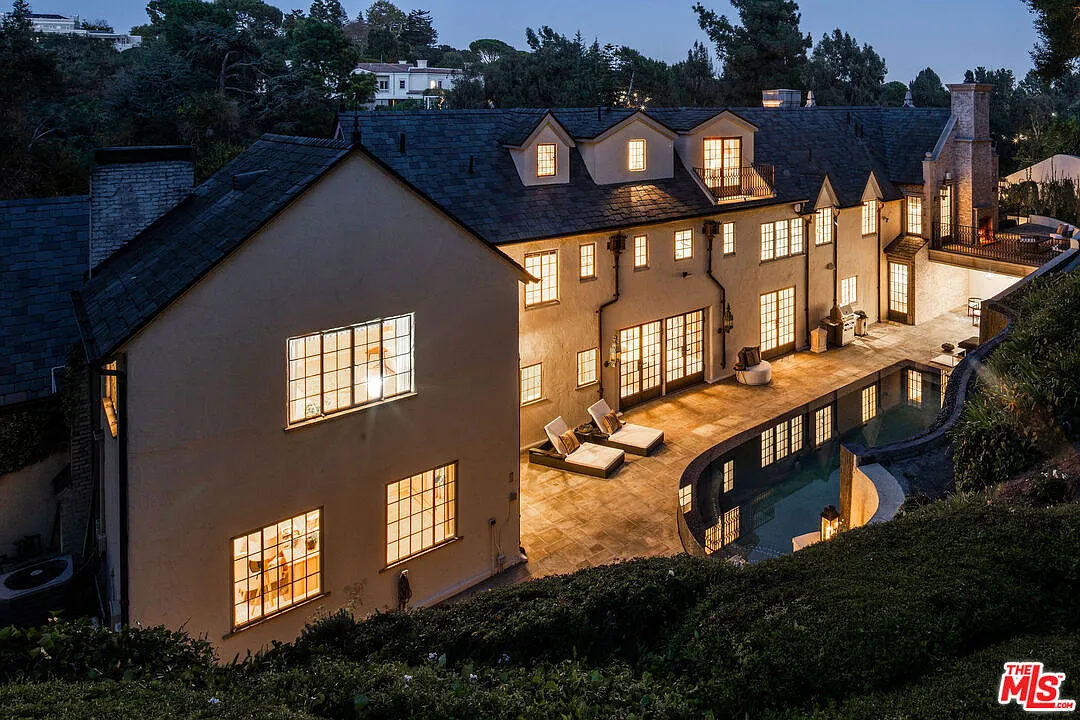 6 bed, 6.0 bath, 7830 sqft, $55,000 — Photo 4