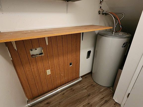 4th image of 1206 E 3rd St APT 3