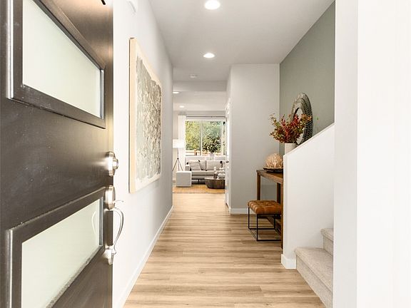 5th image of 279 NE Shadowhawk Lane