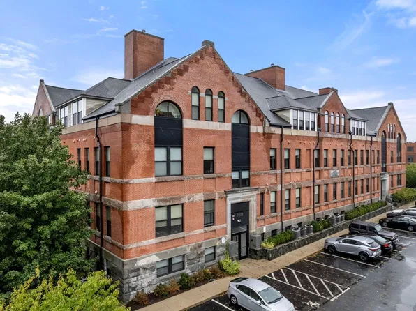1022 Hancock St Unit 210, Quincy, MA 02169