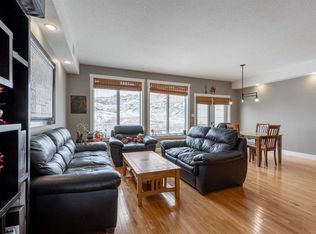 369 E Canyon Blvd W #4, Lethbridge, AB T1K6V2