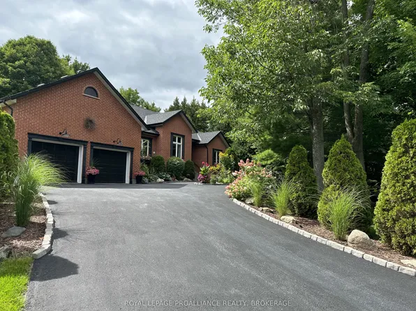 4075 Stone Point Rd, South Frontenac, ON K0H 1X0