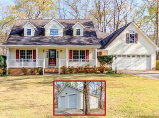 95 Greenbriar Dr, Hartwell, GA 30643