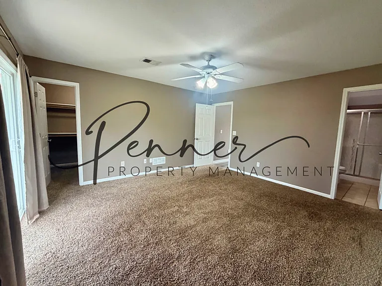 1015 NW Willow Dr — Photo 8