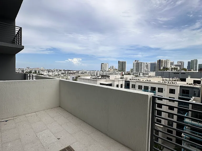 825 NW 3rd Ave #B — Photo 6