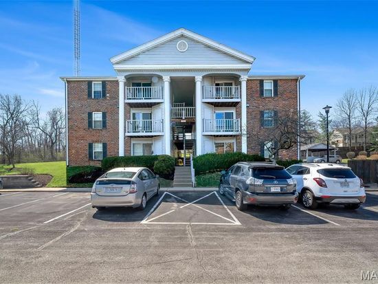 7410 Triwoods Dr APT E, Saint Louis, MO 63119