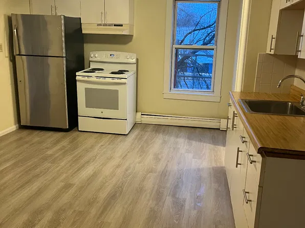 98 Raymond St, Fall River, MA