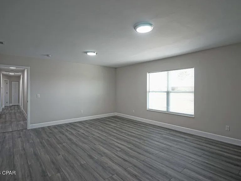 410 S Star Ave — Photo 11
