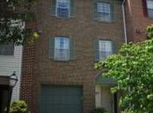 6067 Heatherwood Dr, Alexandria, VA 22310