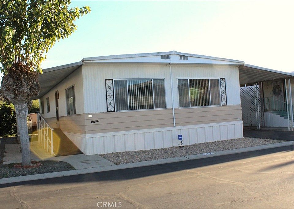 1st image of 575 S Lyon Ave Spc 157