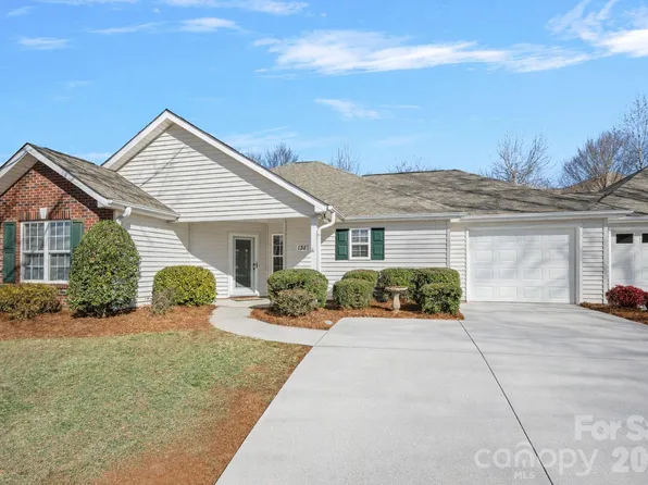 132 Ashwood Ln, Mooresville, NC 28117
