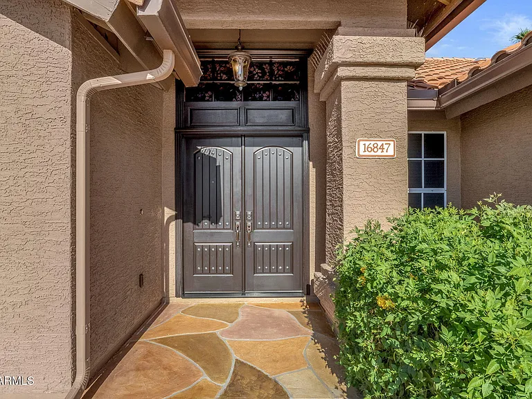16847 S 29th Way — Photo 4