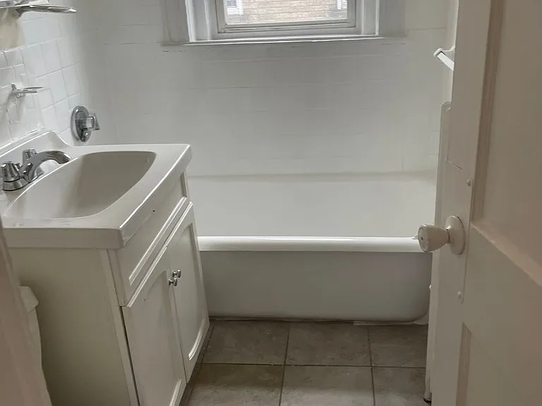 133 N Washington St #35 — Photo 2