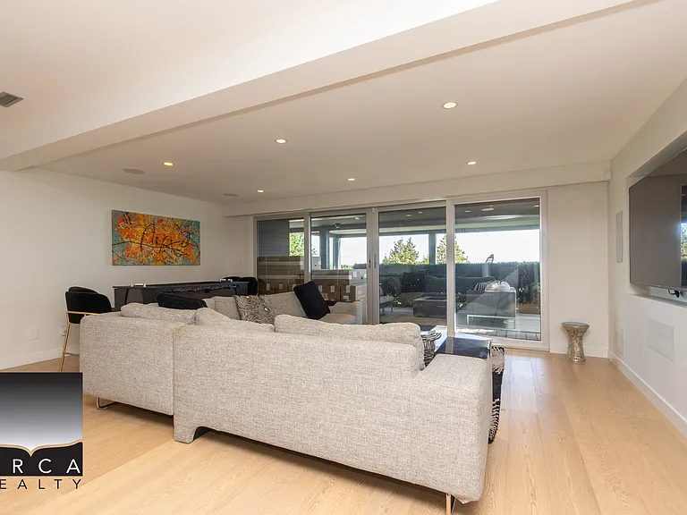 3295 Westmount Rd — Photo 40