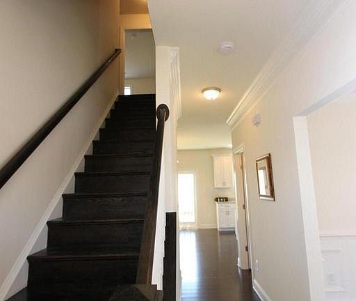 3rd image of 113 Wayland Manor Dr