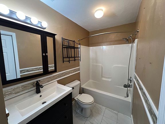 5th image of 195 Sequoia Cir NW