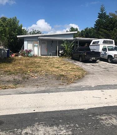 5th image of 825 NE 12th Ave