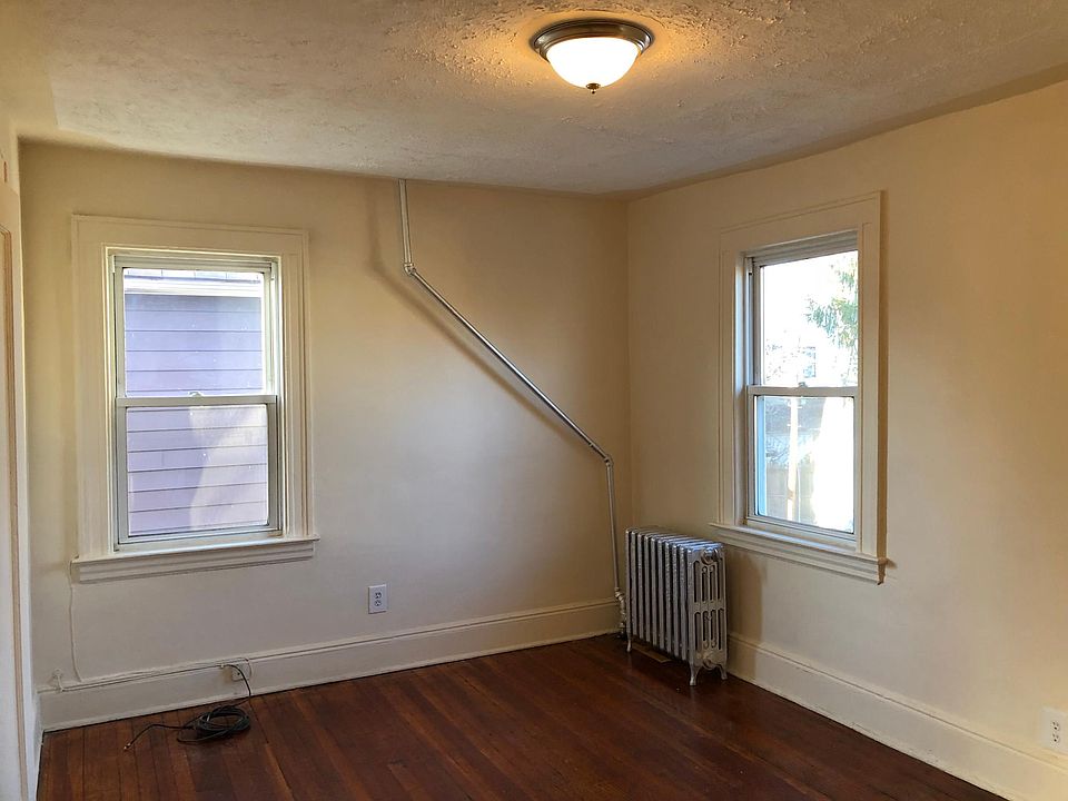 2nd image of 16812 116th Ave