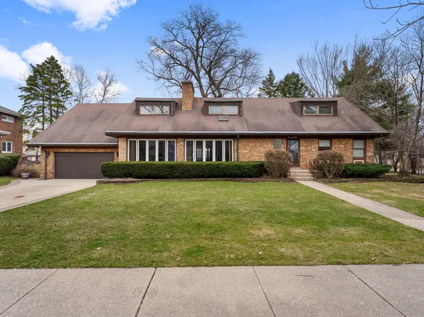 231 Bartram Rd, Riverside, IL 60546