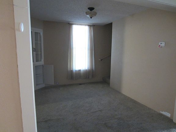 4th image of 1310 Millerdale Ave