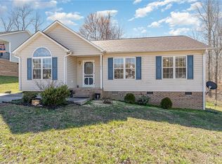 124 Tricia Ct, Thomasville, NC 27360