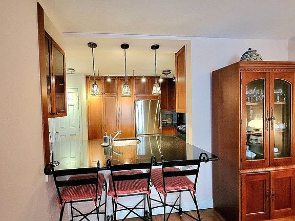 4th image of 15 W 72nd St #8TU
