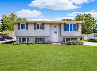 1404 Joan Ct, Kaukauna, WI 54130