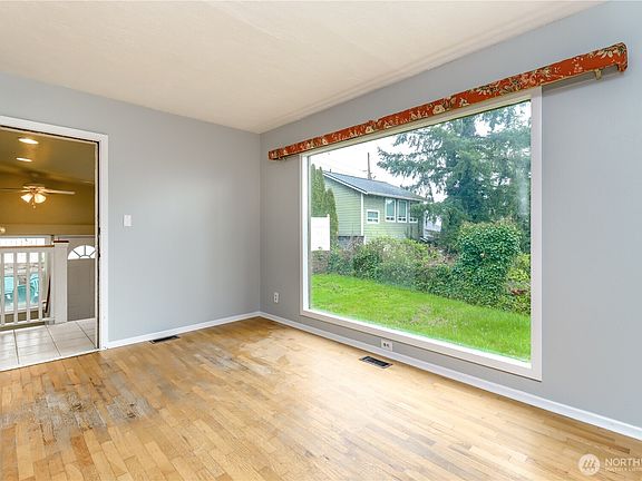 2nd image of 406 S Charleston Avenue