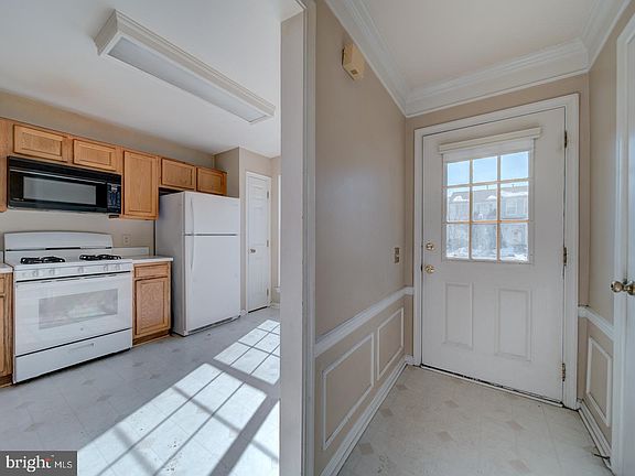 5th image of 1912 Beegee Ct