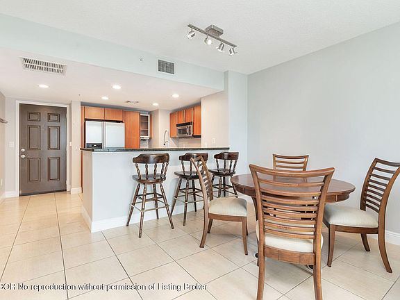 5th image of 610 Clematis St APT 303