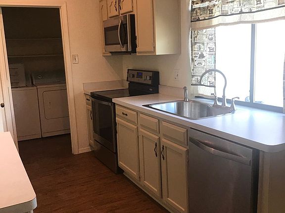 3rd image of 1309 Wyndham Dr