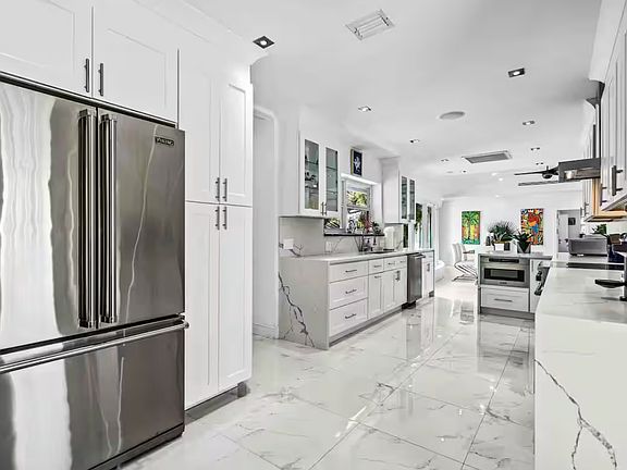 5th image of 1421 S Ocean Dr