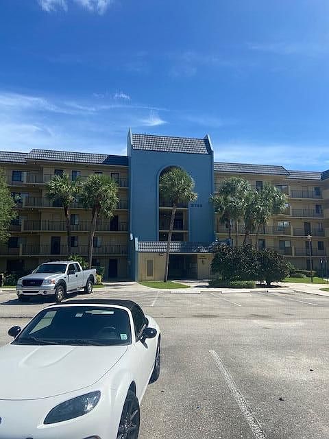 1st image of 2786 Tennis Club Dr APT 205