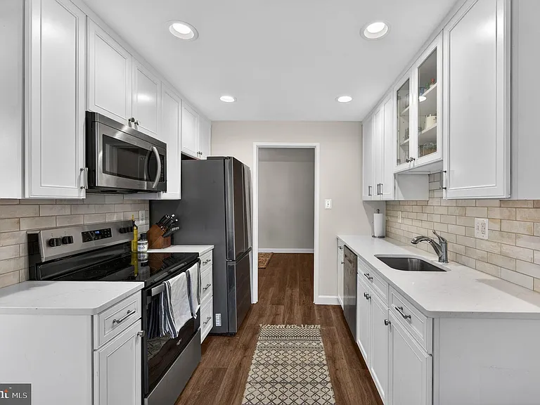 517 Florida Ave #T4 — Photo 16