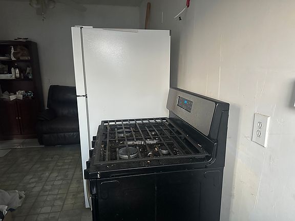 3rd image of 4131 N Foxdale Ave