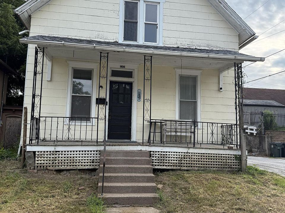 1st image of 608 Chestnut St