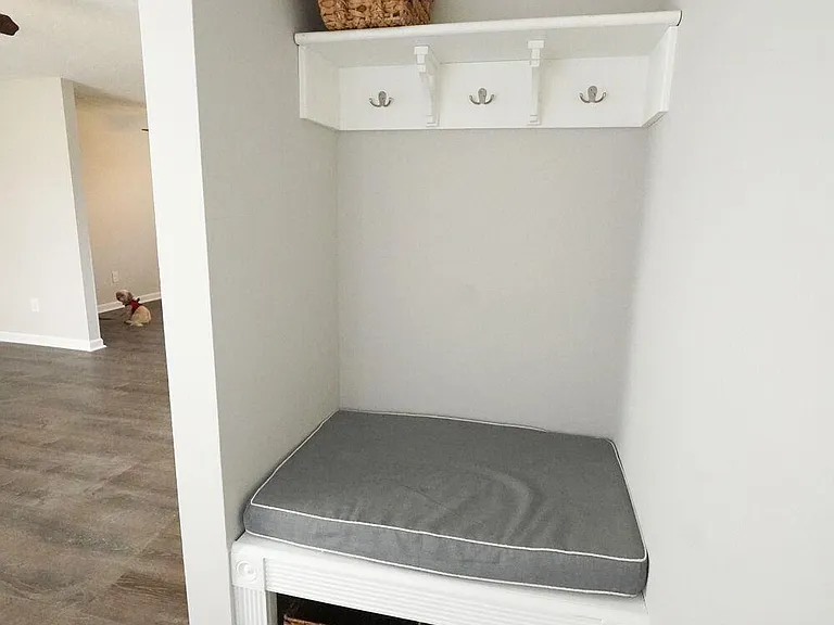 1382 Firethorne Dr — Photo 7