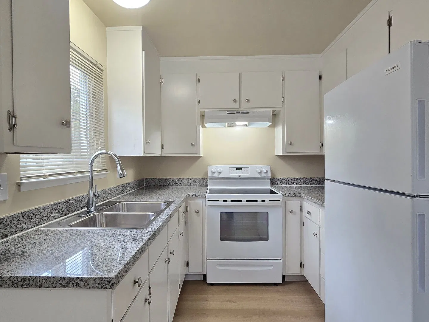 Hillsdale851 — Photo 3