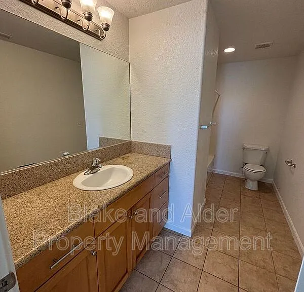 345 Norway St NE — Photo 35