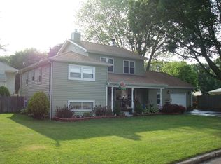 1416 Pine Dr, Bay Shore, NY 11706