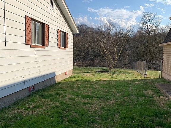 3rd image of 74 Elder Ln