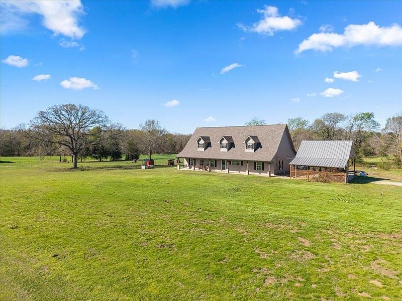 1st image of 3115 Rs County Rd #2610