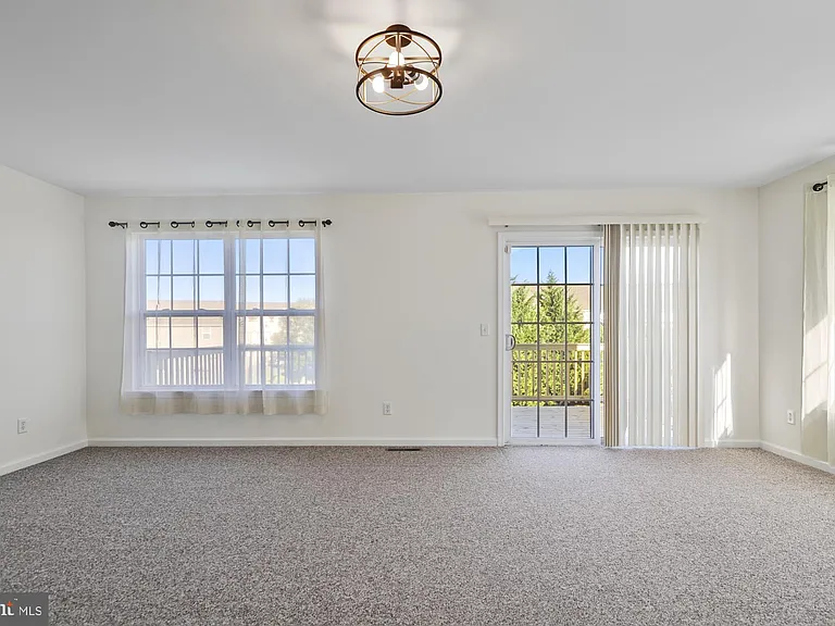 311 Paradee Dr — Photo 10