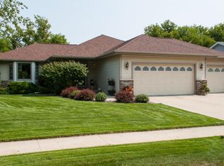 5428 Nicklaus Dr NW, Rochester, MN 55901