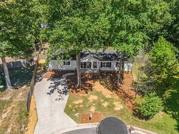 5th image of 502 Cobblestone Ct